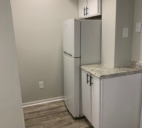 2nd image of 405-405 Monroe St #26