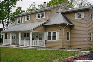 2nd image of 806 Conifer St #2