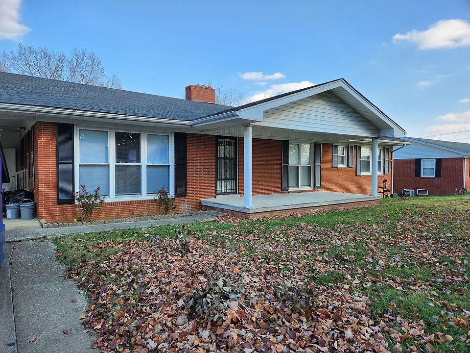 1st image of 326 Lexington Dr