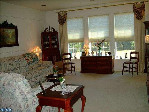 5th image of 22 Whitby Ln