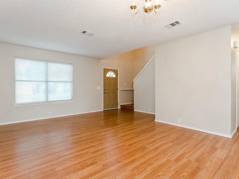 1308 Dundee Dr — Photo 16