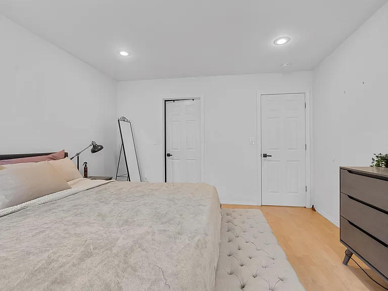 515 44th St #REAR HOUSE — Photo 9