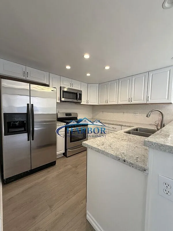 2 bed, 3.0 bath, 1200 sqft, $2,900 — Photo 2