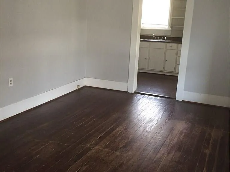 813 W 8th St #3 — Photo 3