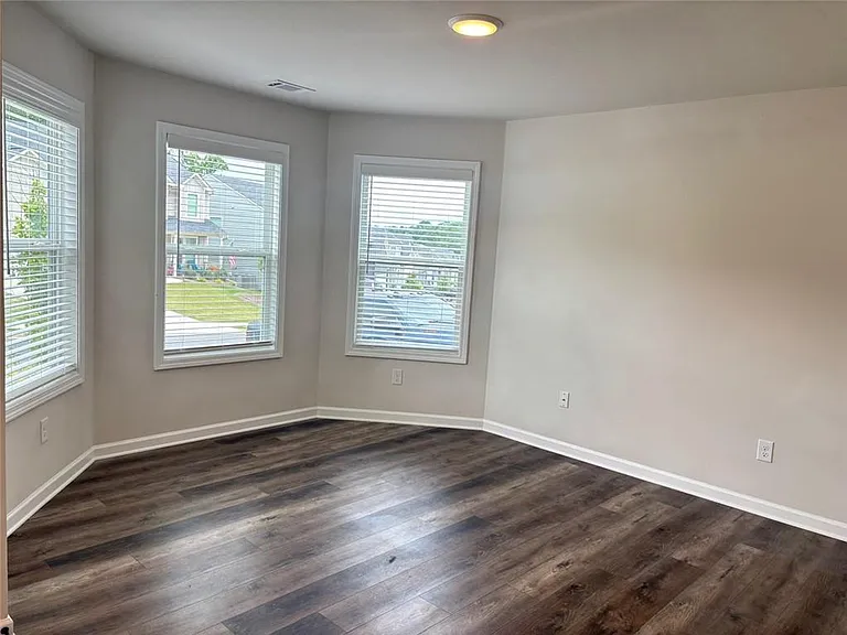 404 Fox Creek Dr — Photo 4