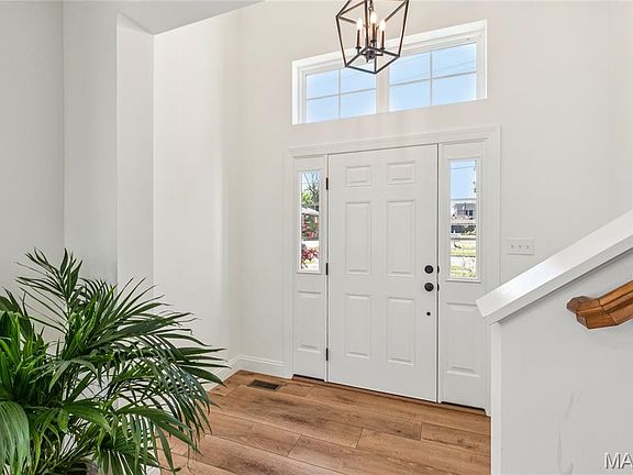 3rd image of 119 Monica Dr