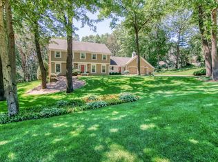 1674 Mont Rue Dr SE, Grand Rapids, MI