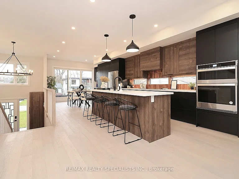 1046 Roosevelt Rd — Photo 20