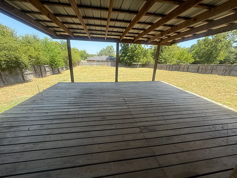 15210 Oaks West Dr — Photo 16