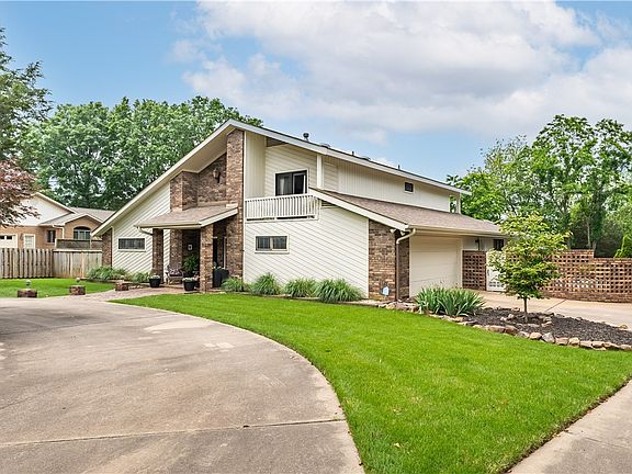 2nd image of 2941 S College Dr