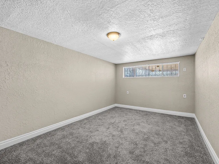 1805 NW Dearborn Ave — Photo 9