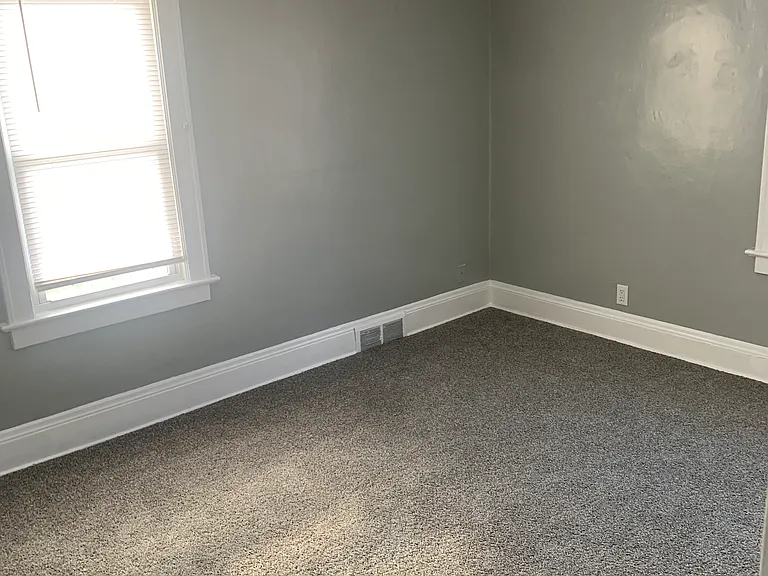 96 W Summit St — Photo 11