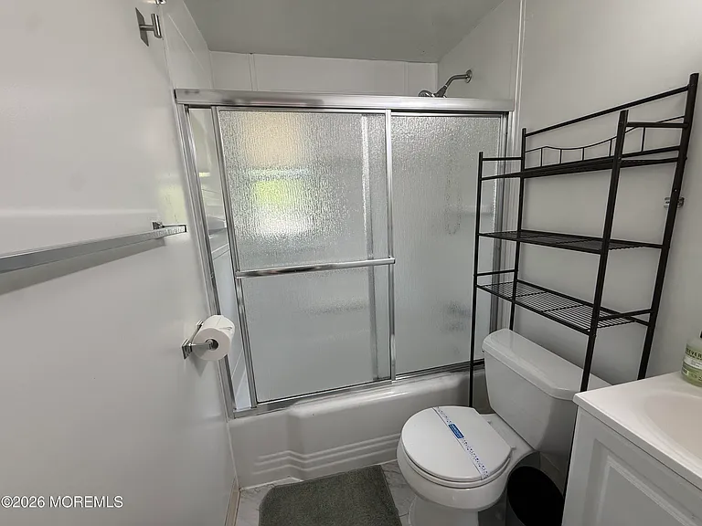 17 Clarence Ave — Photo 25