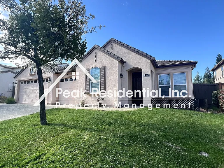 1044 Sandwick Way — Photo 2