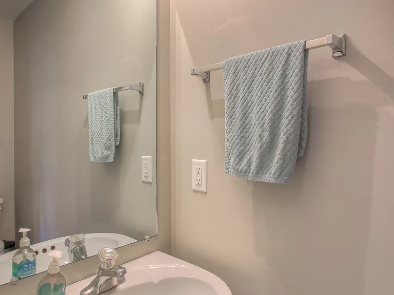 111 Cleveland St — Photo 17