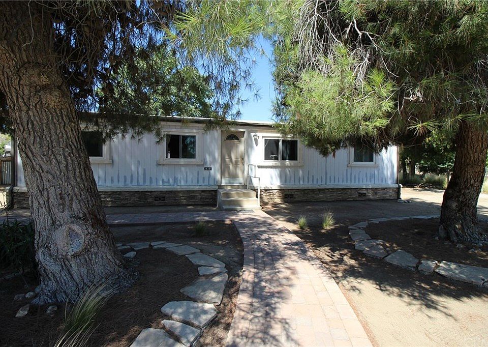 1st image of 34381 Almond St