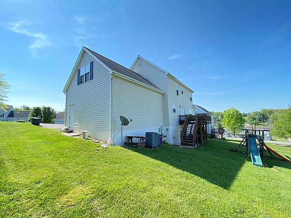 2nd image of 277 Wyndale Dr