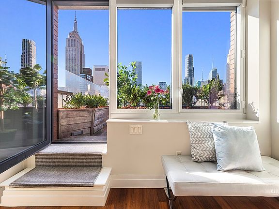 3rd image of 45 Park Ave APT 1702