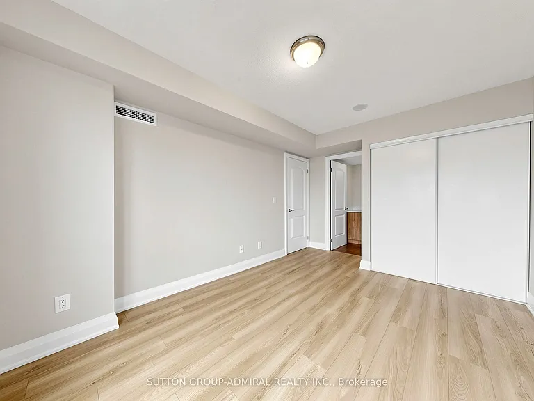 30 N Park Rd #202 — Photo 17