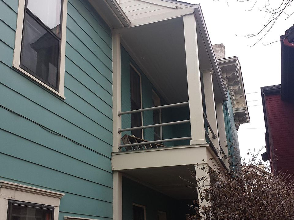 1st image of 110 Green St APT 4