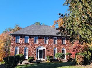 8 Fort Apache Dr, Franklin, MA 02038