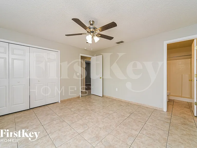 440 Breezeway Dr — Photo 13
