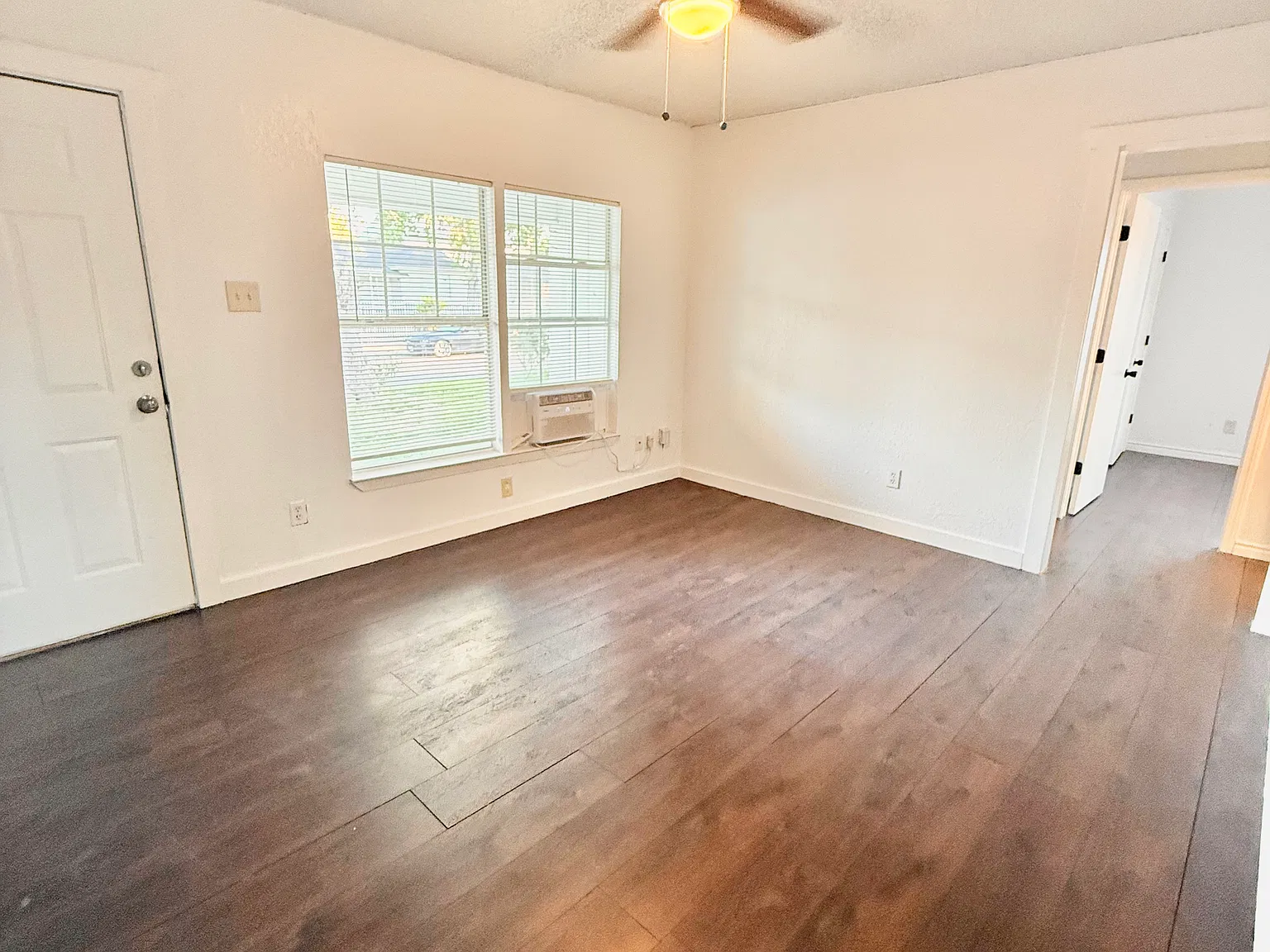 3 bed, 914 sqft, $1,250 — Photo 3