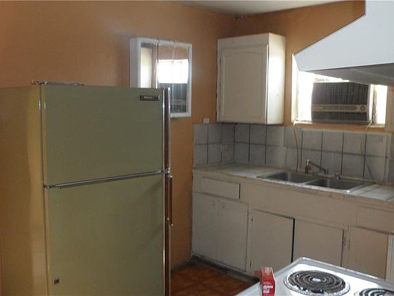 5th image of 4637 Moonlight Ave #A