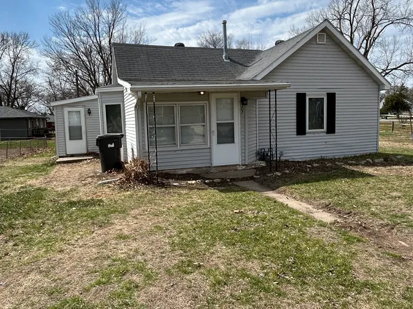 307 Sycamore St, Cambridge, IA 50046