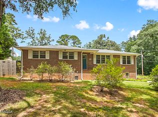 119 Country Club Dr, Forsyth, GA 31029