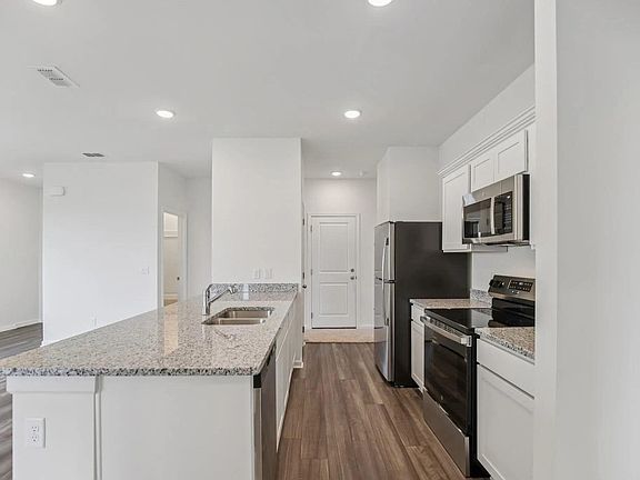 2nd image of 3219 Diamond View Ln