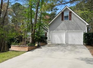 2072 Amberly Crossing Ln, Dacula, GA 30019