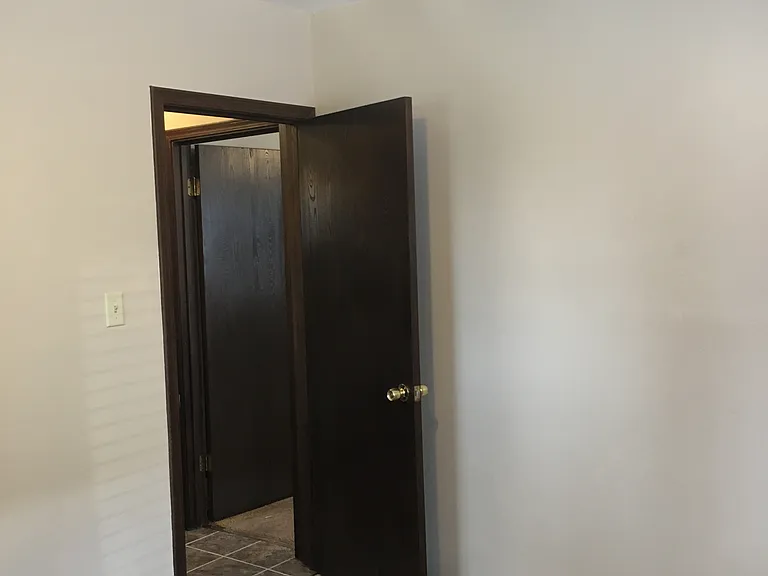 157 N West St — Photo 13