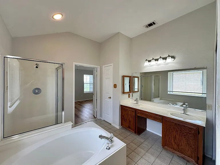 607 Hogan Dr — Photo 33