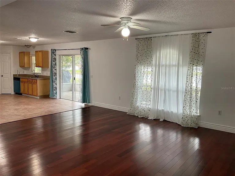 10318 Laxton St — Photo 4