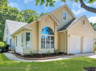 1517 Burr Oak Rd, Toms River, NJ 08755