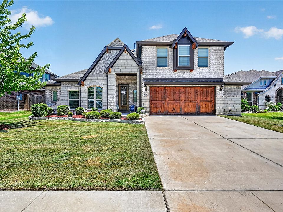 1st image of 5011 Lake Park Dr