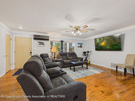 4th image of 335 Country Club Dr