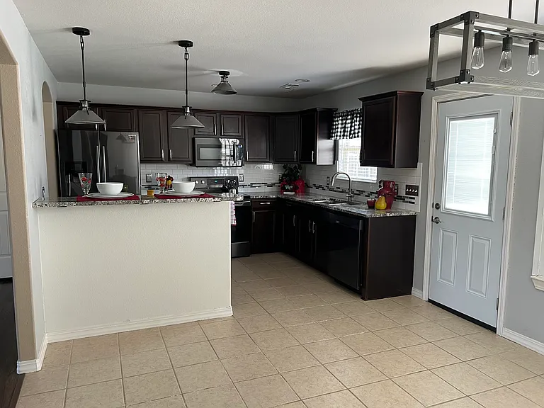 455 Holts Lake Dr — Photo 5