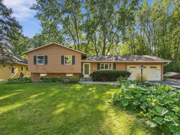 1519 Meadowlark Dr, Stillwater, MN 55082