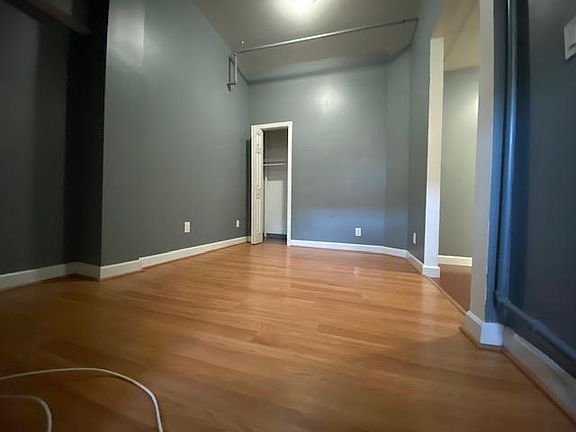 5th image of 79 Putnam St