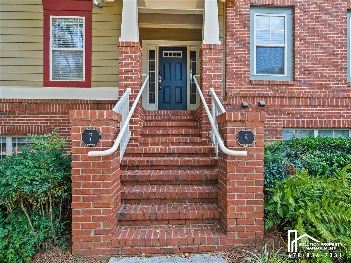 2 bed, 1164 sqft, $2,295 — Photo 2