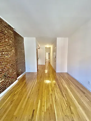 Rented by CMV Realty Inc. | media 2