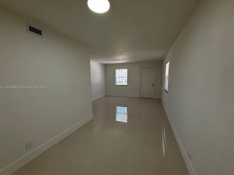 1494 W 34th St — Photo 5