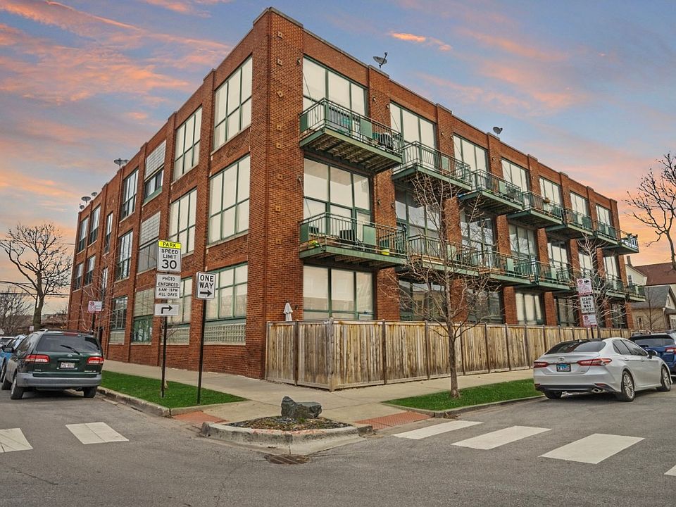 1st image of 2654 W Medill Ave APT 208