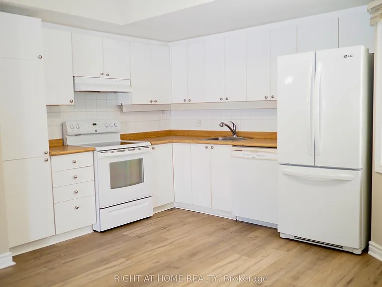 77 Mill St E #10 — Photo 7