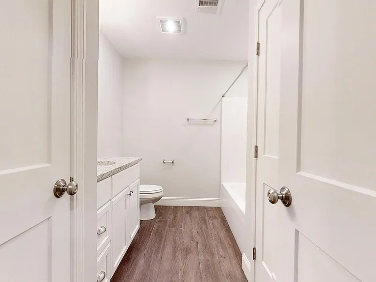 83 Pulaski St — Photo 15