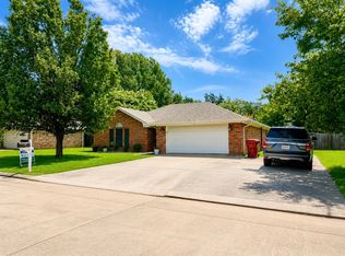 187 Sandy Ln, Paris, TX 75462