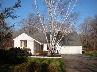 30 Hanover Rd, Newtown, CT 06470