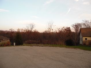 5 Currant Ct, Galena, IL 61036